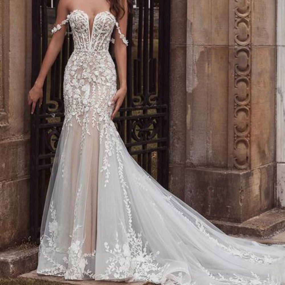 Calla Blanche Lilia Wedding Dress with Matching Cathedral Veil